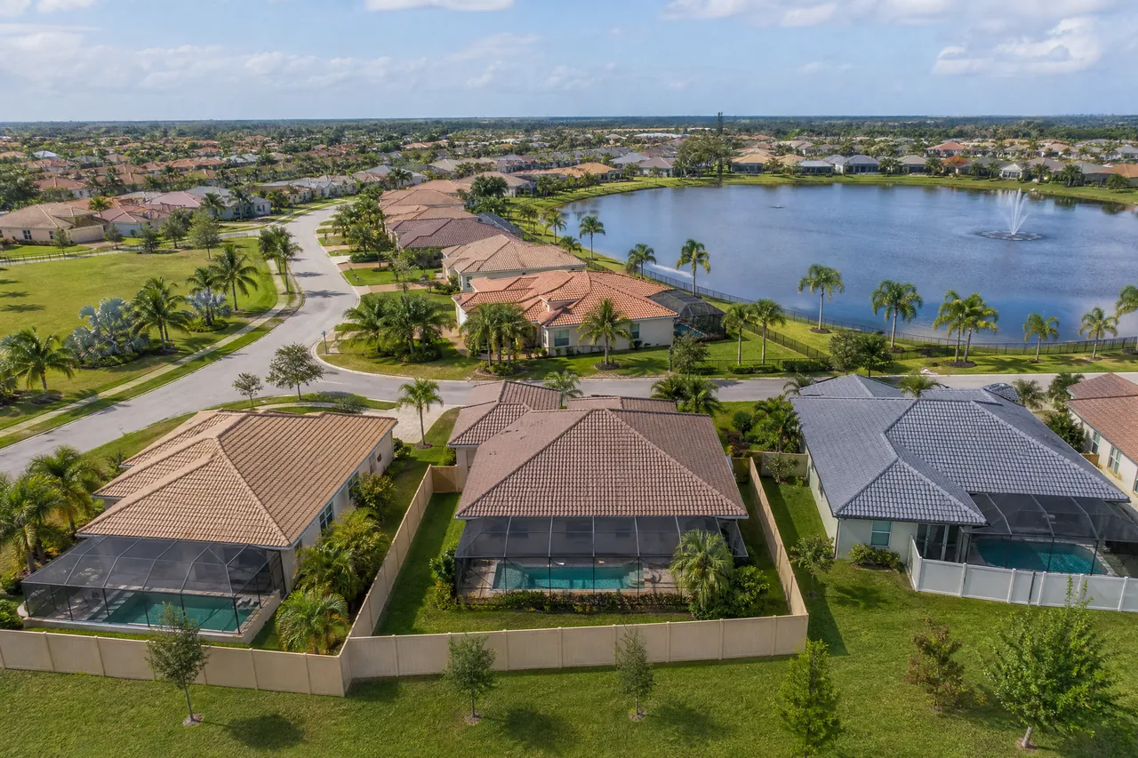 Aerial view of fenced backyards in a Port St. Lucie planned community